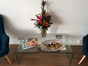 cake-and-flowers